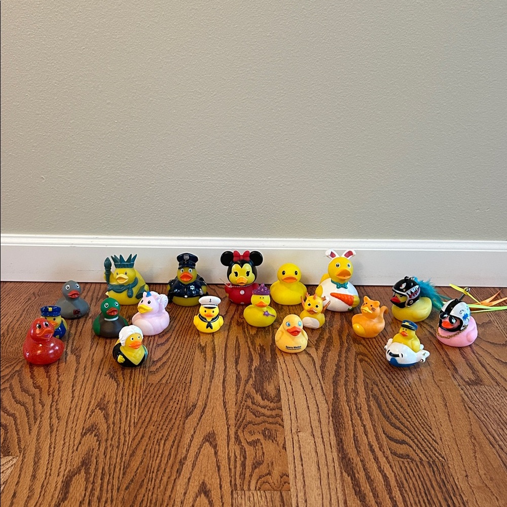 Rubber ducks large lot. For cruising and jeeps